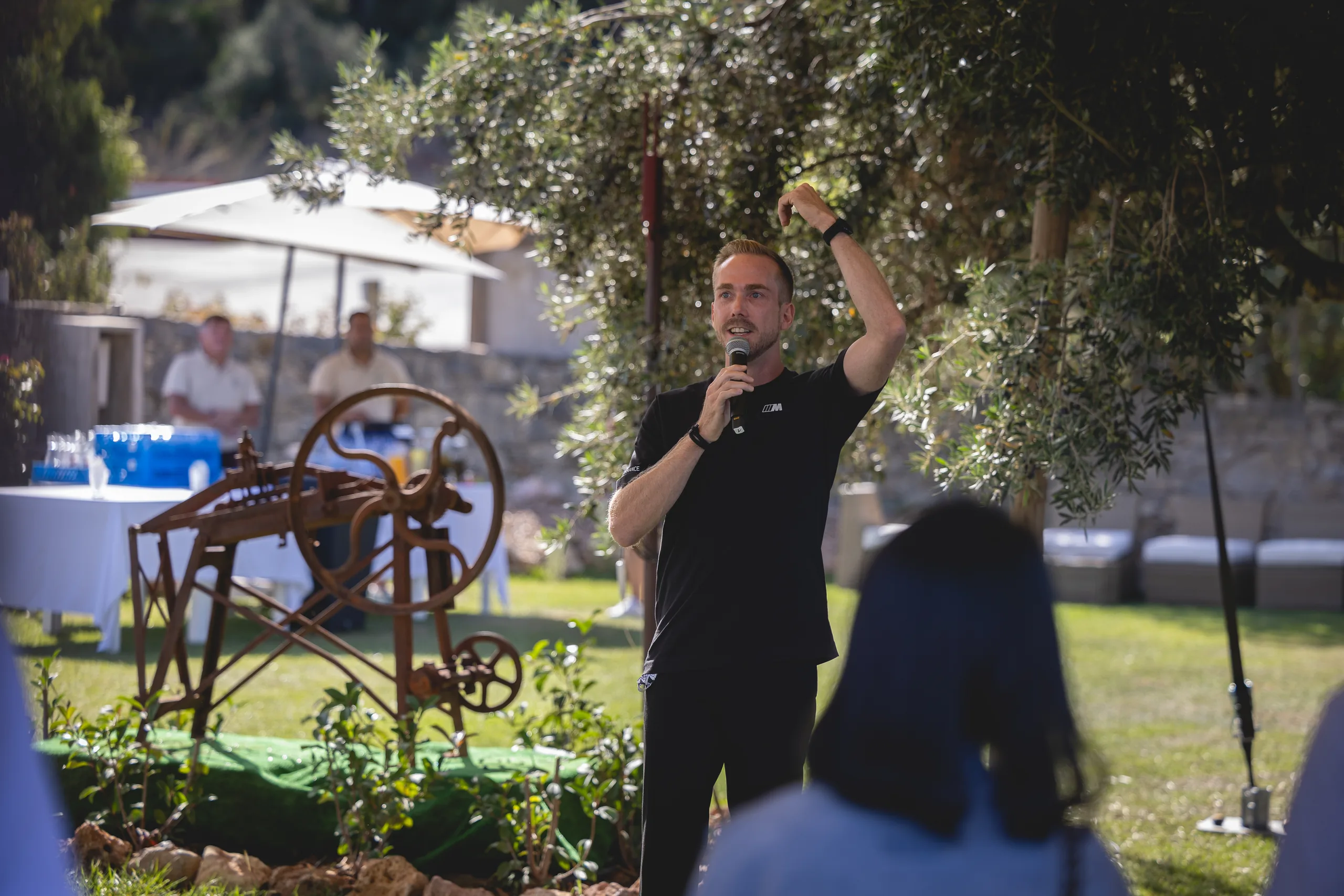 Moderator Felix Uhlig auf der Quinta do Freixo bei der BMW M Experience Conference in Portugal