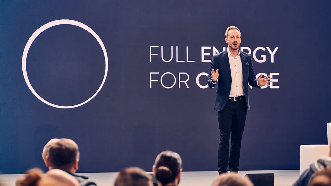 Felix Uhlig hosting for Sonnen