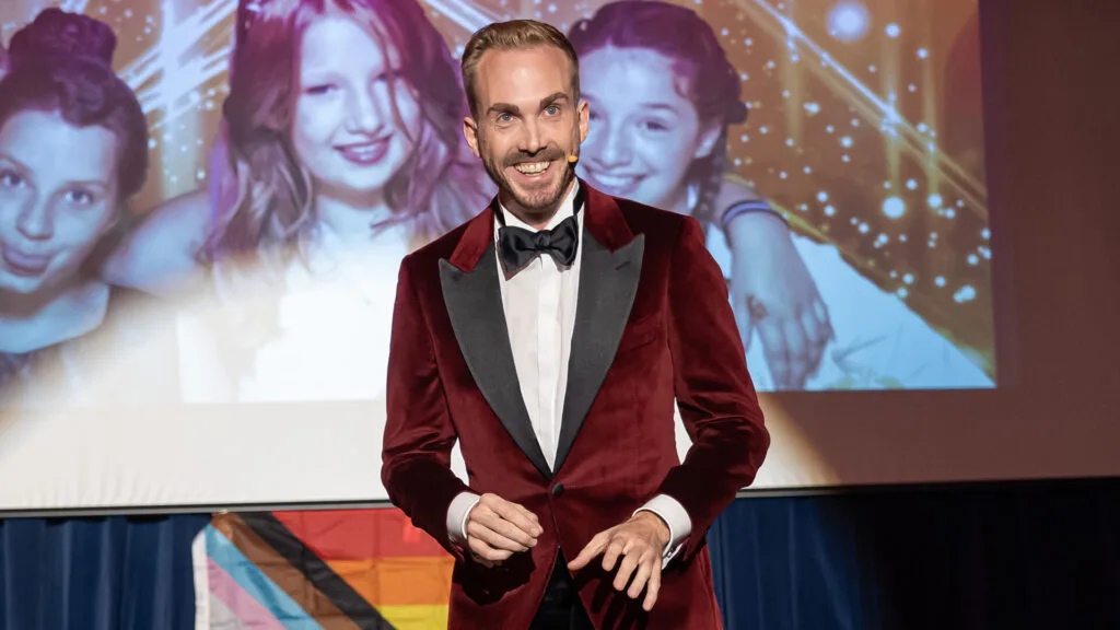 Gala host Felix Uhlig at the Kinderschutzengel gala