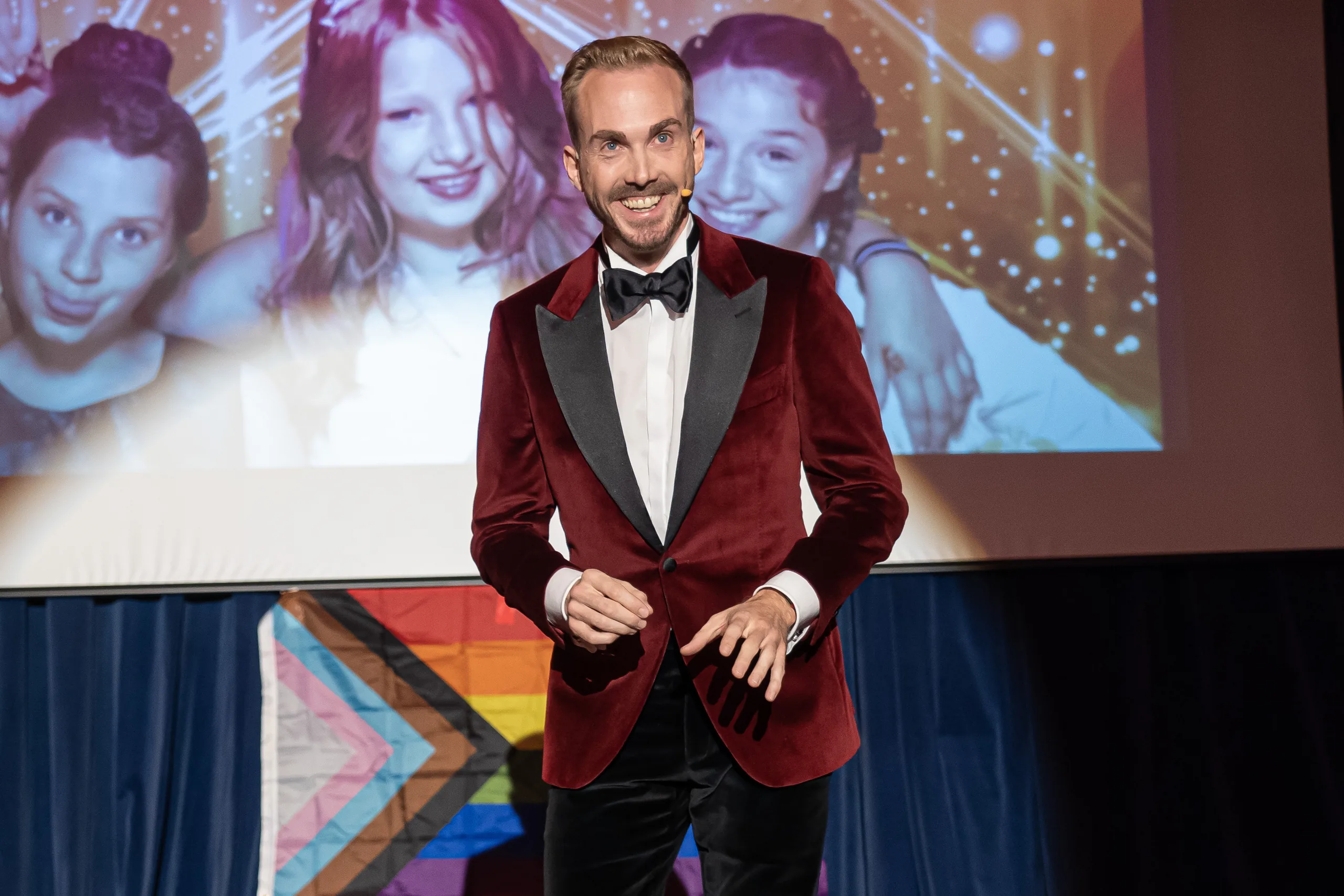 Felix Uhlig moderiert 2021 die PSD Gala der Kinderschutzengel in Berlin