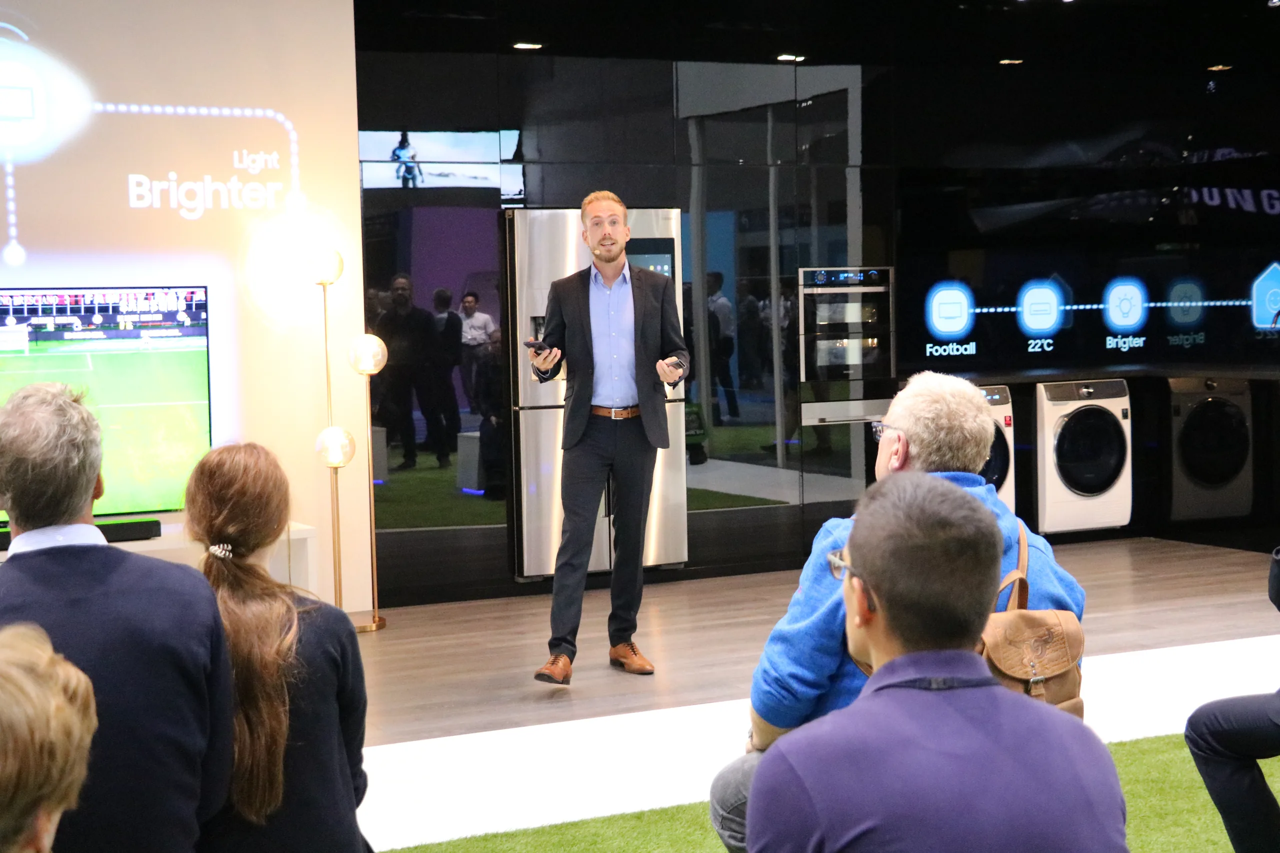 Host Felix Uhlig presenting Samsung smart home technology at IFA 2018 in Berlin
