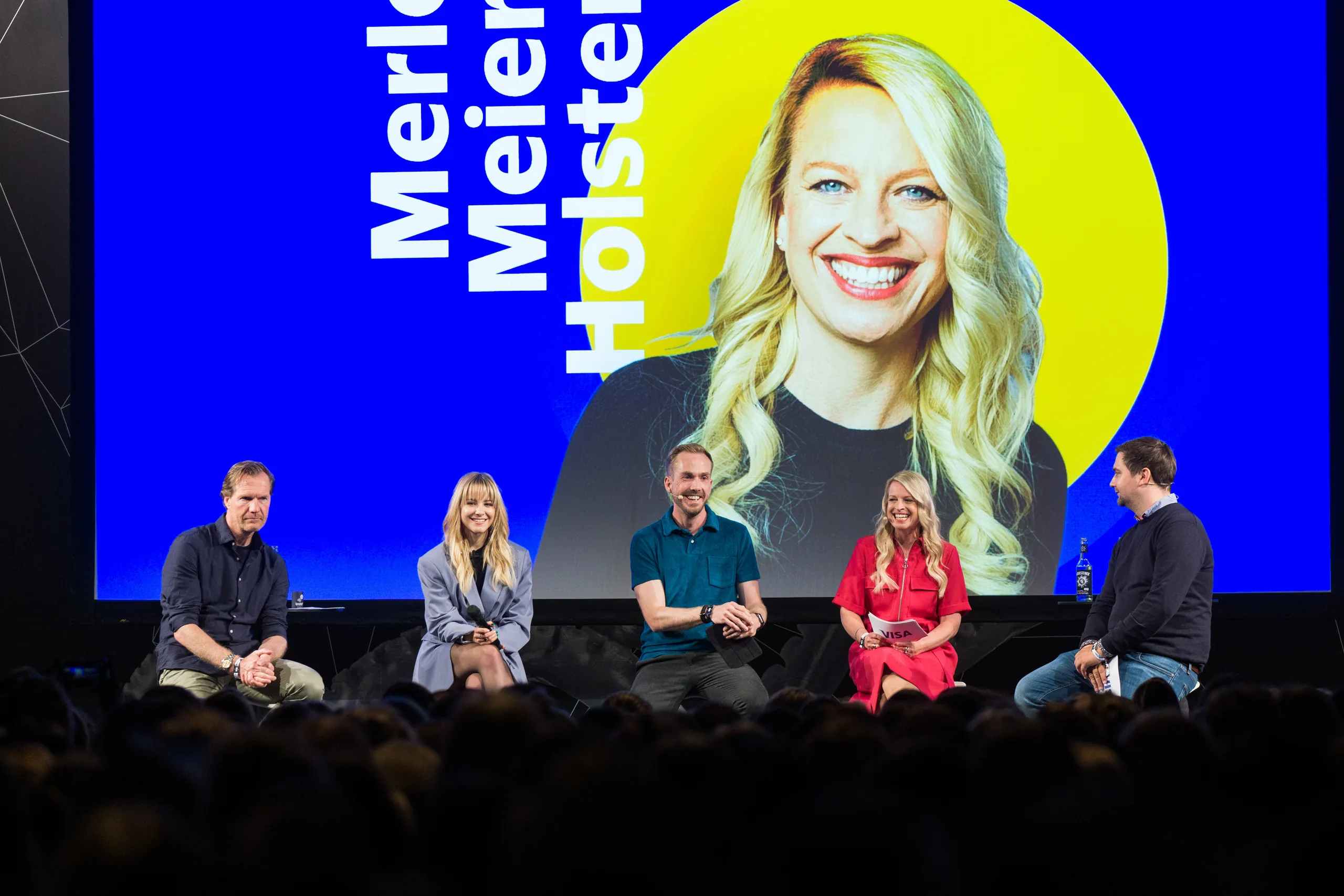 Podiumsrunde der Visa Masterclass bei den OMR 2022 in Hamburg, moderiert von Felix Uhlig