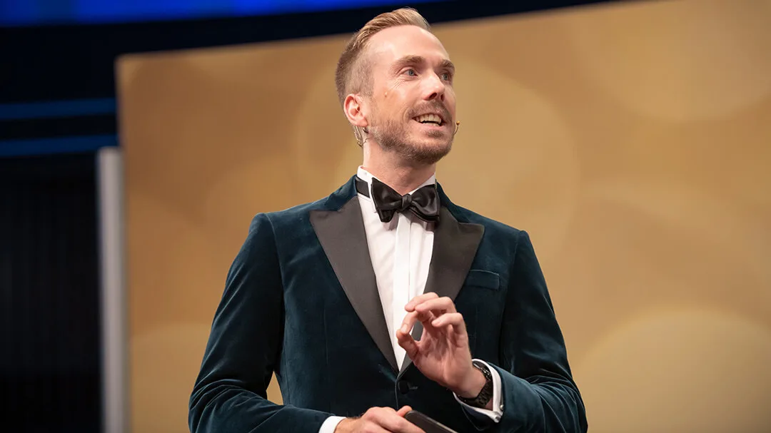 Felix Uhlig Moderator HWK Meister- und Meisterinnenfeier 2023